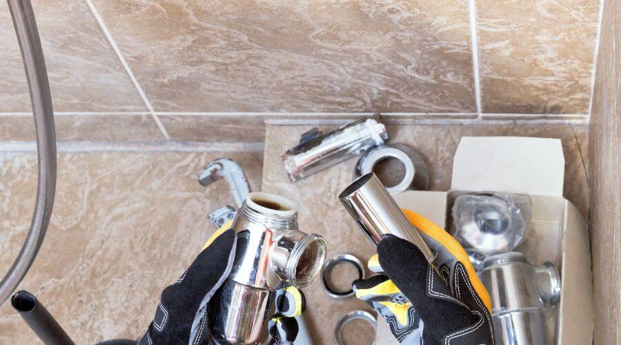 Professional gutter cleaning in Cambria, IL
